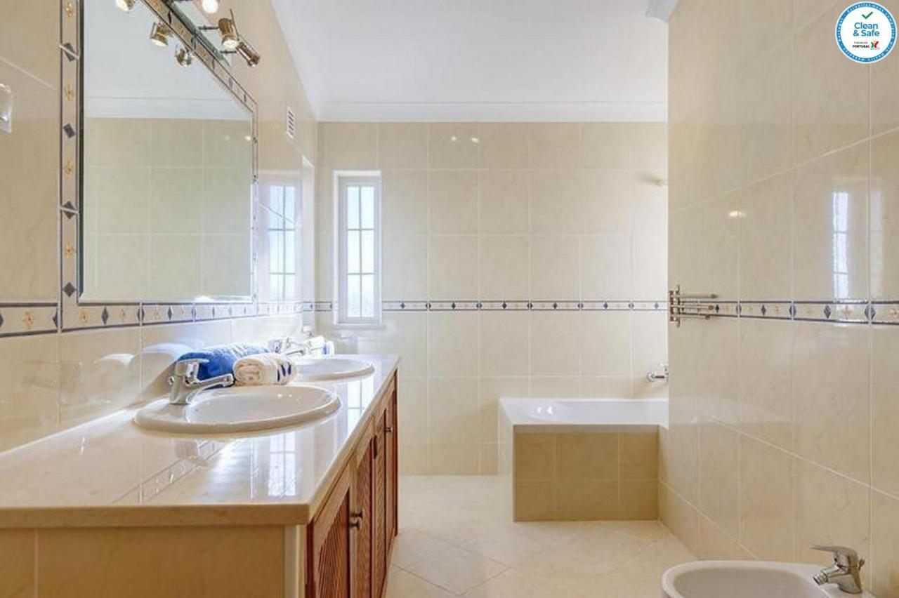 Mikael - Free Wi-fi - Aircon - Private Pool By Bedzy Villa Albufeira
