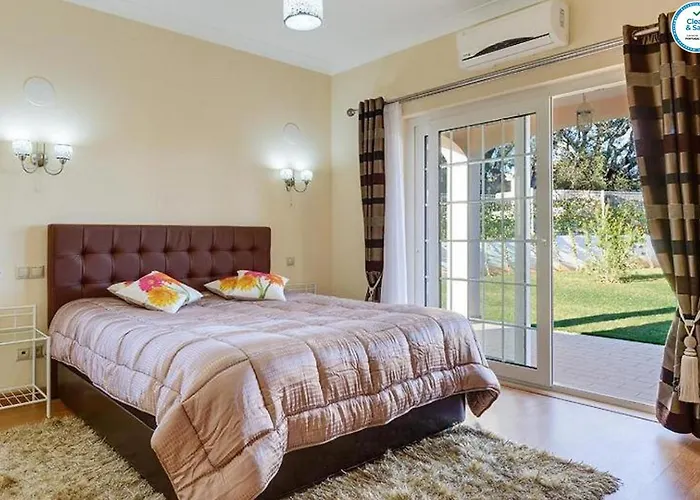 Villa Mikael - Free Wi-Fi - Aircon - Private Pool By Bedzy